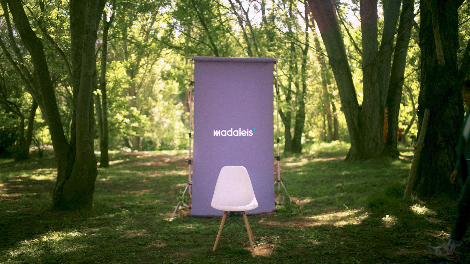 Escenario de Madaleis en un bosque